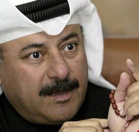 انشقاق وزير العدل القطري -المحامي الذي دافع عن صدام- وهروبه الى سنغافورة