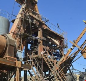 بعد توقف 10 سنوات.. معمل أسفلت كربلاء يعود للعمل