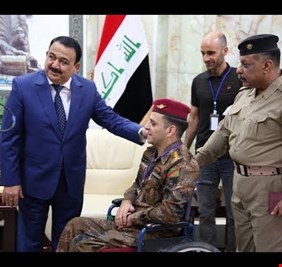 لا يعرف قيمة البطل غير البطل .. عرفان الحيالي يتكفل بعلاج احد ابطال الجيش