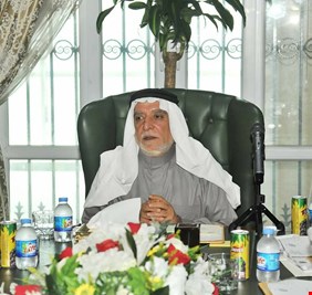 في مقال صريح.. عامر بدر حسون يسال الهميم: لماذا منعت توزيع كتابي في المساجد السنية؟