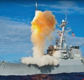 الحرب على الابواب أمريكا تسقط صاروخ 