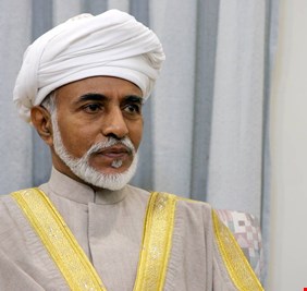 سلطان عمان : لن أكون الضحية القادمة لدول الخليج