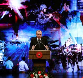 أردوغان الغاضب يرفع 