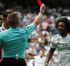 بعد تقرير حكم المباراة ، مارسيلو قد يعاقب بحرمانه  4 مباريات