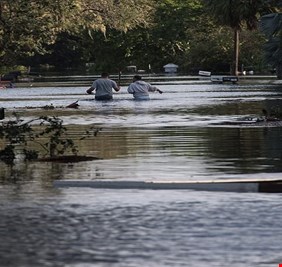 صور مرعبة .. الإعصار “إرما” يُغرق فلوريدا‎