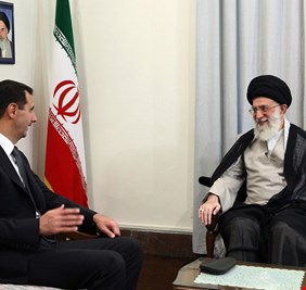 الرئيس الأسد يكتب بخط يده رسالة للسيد الخامنئي، فماذا جاء في الرسالة؟