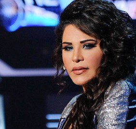ما هو سبب عدم شراء الفنانة أحلام لهاتف “آيفون” الجديد؟