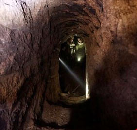 ردم أنفاق داعش العميقة في عكاشات