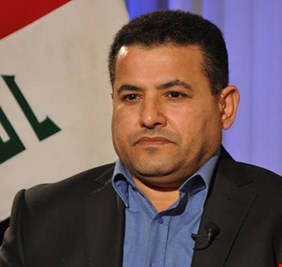 وزير الداخلية يمنح قدماً لفريق عمل أمني كشف 