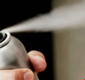4 أخطاء تقترفها أثناء وضع مزيل العرق.. تجنبها