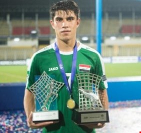 الغارديان  تتغنى بمهاجم منتخب العراق