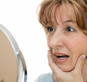 هذا سر ظهور أعراض الشيخوخة المبكرة.. وإليك الحل