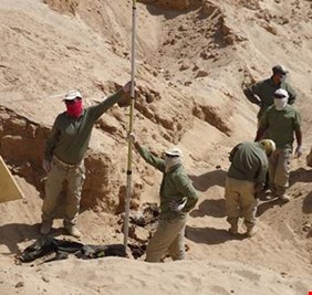 العثور على 10 مقابر جماعية لعسكريين ومدنيين مغدورين في الحويجة