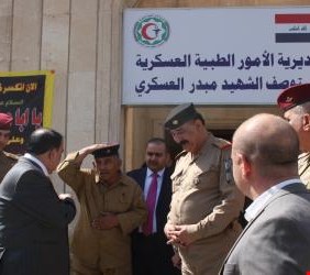 وزير الدفاع يتفقد مستوصف الشهيد مبدر ويوجه عدداً من الملاحظات التي تتعلق بعمله