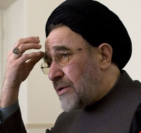 الاصلاحيون: مدعي عام طهران فرض الإقامة الجبرية على خاتمي