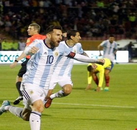 العدالة هي أن يتوج ميسي بالكرة الذهبية هذا العام وليس كريستيانو ..!