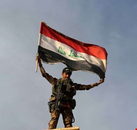 جنودنا ينزلون علم كردستان ويرفعون العلم العراقي فوق مبان عديدة في جنوب كركوك، والحشد يطالب البيشمركة بإخلاء المحافظة فوراً !