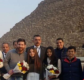 ميسي يرعى حملة لعلاج مرضى “فيروس سي” في مصر على نفقته الشخصية (صورة)