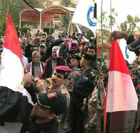 بحضور العامري والمهندس وقادة الجيش، ورغماً عن انوف الأنفصاليين، أبناء العراق الغيارى ينزلون علم كردستان ويرفعون العلم العراقي في مبنى محافظة كركوك