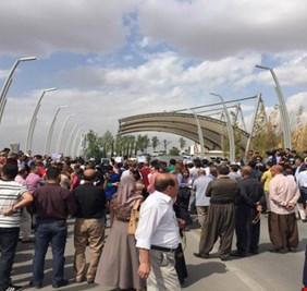 مظاهرات في السليمانية للمطالبة بتشكيل حكومة انقاذ، وبرهم أبرز المرشحين لرئاستها