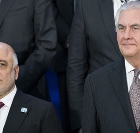 شاعر عراقي معروف يكتب عن ( الشخصية المزدوجة لحيدر العبادي) وينتقد دفاعه عن ( الحشد الإيراني )!!