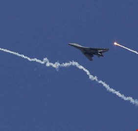 كوريا الشمالية بصدد مفاجأة..وقاذفات أميركية تحاكي ضربة خاطفة