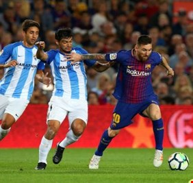 ميسي على أعتاب رقم قياسي.. ومدرب برشلونة يصفه بالاستثنائي