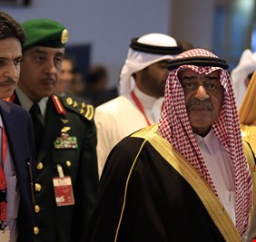 الأمير فيصل بن مقرن يخرج عن صمته ويتحدث عن مصرع شقيقه منصور