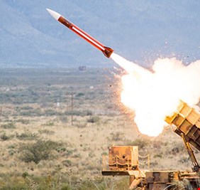 أمريكا: إيران تزود الحوثيين في اليمن بصواريخ باليستية