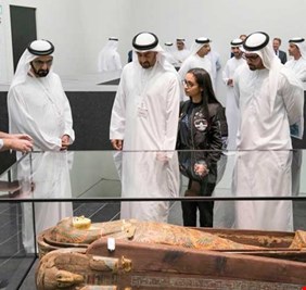 ابو ظبي تسرق آثار العراق ومصر، وتضعها في ( لوفر ) السرقات !