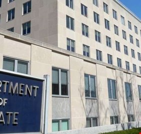 الخارجية الأمريكية تحذر مواطني الولايات المتحدة من السفر إلى السعودية