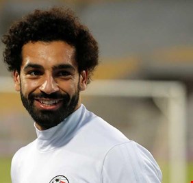 محمد صلاح يشعل حربا بين برشلونة وريال مدريد.. وليفربول يتأهب