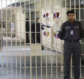 الحكومة العراقية تجهز سجون “في آي بي” لكبار المتهمين بالفساد