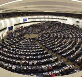 البرلمان الأوروبي يصدق على قرار يوصي بحظر توريد السلاح إلى السعودية