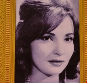 بالصور...الخطيب وهنيدي وفيفي عبده مشاهير مصر في عزاء شادية
