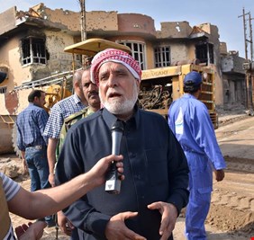 عبد اللطيف الهميم يروج لنفسه، وينشر دعاياته فوق جراحات الناس