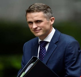 وزير الدفاع البريطاني: يجب قتل إرهابيي 