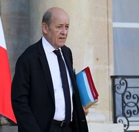 باريس: واشنطن استبعدت نفسها كوسيط في عملية السلام