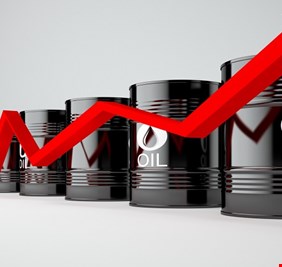 اسعار النفط العالمية ترتفع لاعلى مستوى في ثلاثة اعوام