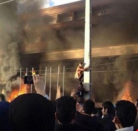 الإحتجاجات الشعبية تسقط نظام حكم الإقليم المتعجرف