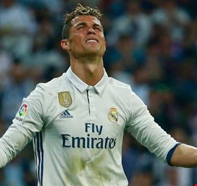 قبل أيام من كلاسيكو الأرض.. معلومات مقلقة عن رونالدو