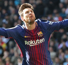 ميسي يتفوق على رونالدو في عامه الذهبي