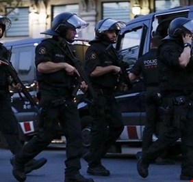 مدريد تسحب شرطتها من إقليم كتالونيا