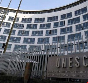 إسرائيل تطلب رسميا الانسحاب من 