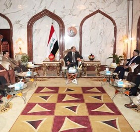 وصل بطائرة خاصة واستقبلته هذه العشيرة.. ماذا يفعل سليم الجبوري في البصرة؟