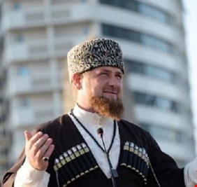 قديروف: واشنطن تحضر لإيران 