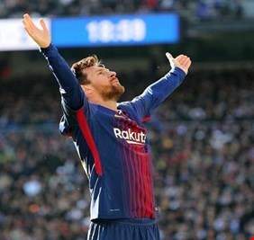 والد ميسي يؤكد البند السياسي في عقد برشلونة
