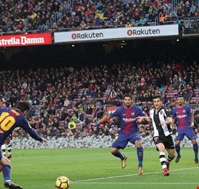 برشلونة يواصل التغريد في صدارة الليجا بثلاثية أمام ليفانتي