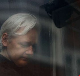 الإكوادور تبحث عن 