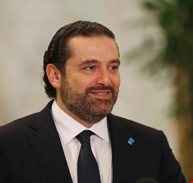 بعد ان تحرر من الهيمنة السعودية.. الحريري يدافع عن 